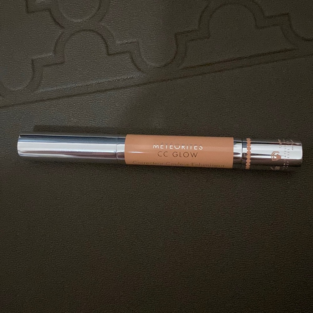 Guerlain CC Glow (Color Correcting Highlighter)